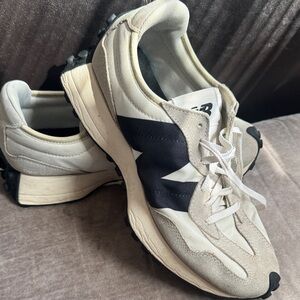 New Balance Cream and Black Retro-Style Women's Trainers